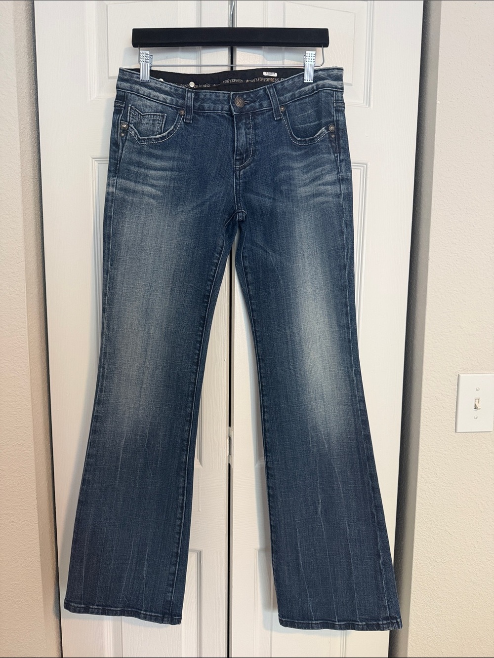 👷🏾‍♀️Express Women’s Bootcut Jeans